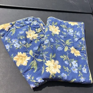 Laura Ashley Emilie Rose 2 fundas de almohada King azul con flores amarillas algodón - Imagen 1 de 16
