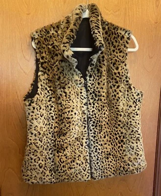 KRISTEN BLAKE WOMEN'S FAUX FUR REVERSIBLE VEST, BROWN ANIMAL PRINT/ BLACK LG. - Image 1 of 4