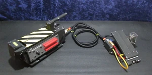 GHOSTBUSTERS TRAP AND PEDAL ASSEMBLY WITH UMBILOCAL CORD LIGHT UP PROP REPLICA - Picture 1 of 24