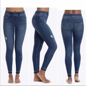 NWT Spanx-Distressed Denim Legging Pull On Jeans Medium Wash Small $128 Stretch - Picture 1 of 16