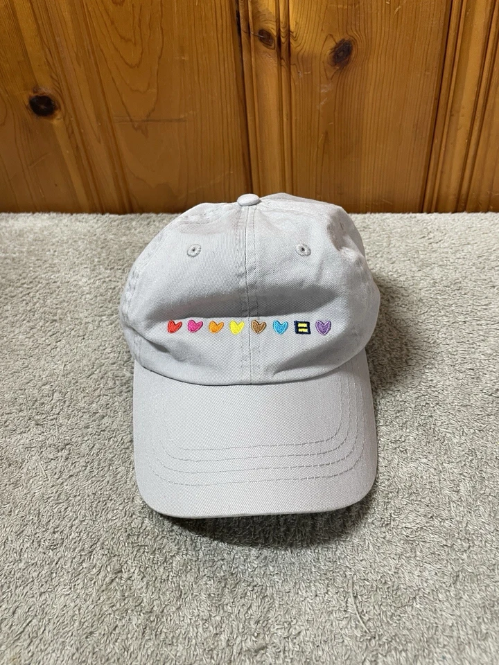 Gorra de béisbol HG Love Is Love Hat bordada corazones arco iris en gris sombrero de papá Foto 1 de 4