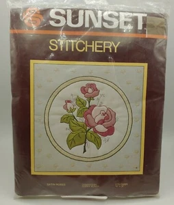 Sunset Stitchery Satin Rosen 2315 NEU Vintage 1983 Nadelstickerei 12 Zollx12 - Bild 1 von 7