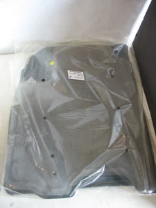 New NOS GM 2004-2005 Chevrolet Aveo Floor Mat Set 96413008 - Picture 1 of 3