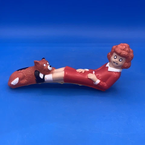 1981 Little Orphan Annie With Cat Figurine Tribune Company Syndicate Inc Cover