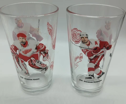 2 Vintage 2002 Arby's Coca-Cola Detroit Red Wings Hockey Glasses Cover