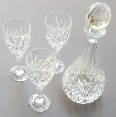 Godinger Dublin Crystal Wine Decanter Wine Glasses  - Image 1 of 4