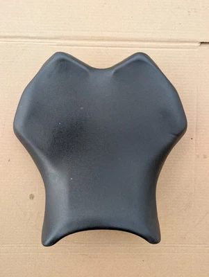 2017-2020 YAMAHA YZF R6 OEM FRONT RIDER SEAT R6R PAD 17 18 19 20 - Image 1 of 2
