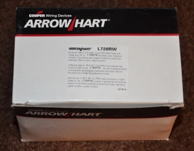 Cooper Arrow Hart L720RW Receptacle 2P-3W 20A 277V Watertight Locking L7-20  - Image 1 of 4
