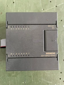 Siemens Simatic S7 6ES7 221-1BH22-0XA0 6ES72211BH220XA0 EM221 SIMATIC S7-200 - Foto 1 di 3