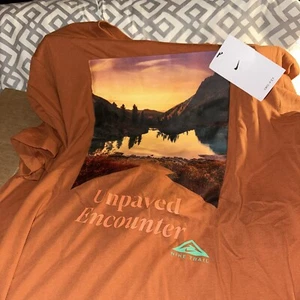 NIKE 2 LG tshirts - Picture 1 of 8