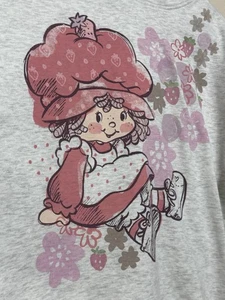 Strawberry Shortcake Sweatshirt Oversized Hoodie Size X-Small - Picture 1 of 7
