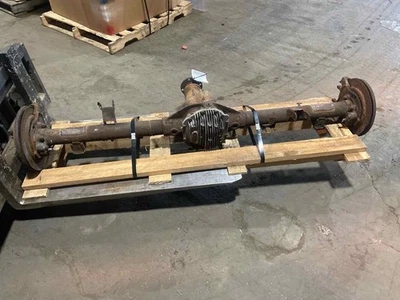Used Rear Axle Assembly Rear fits: 2009 Nissan Titan 4x4 w/o electronic locking Foto 1 de 4