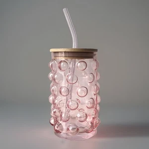 Bebedero de vaso rosa Hobnail con tapa y pajita rosa 18 OZ - Imagen 1 de 3