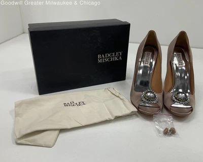 Nuevo en caja Badgley Mischka Ramiante Taupe Satén Estrás Puntera Tacones Para Mujer Talla 10 Foto 1 de 4