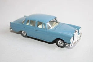 DINKY TOYS voiture Mercedes Benz 220 SE  N° 186  Réf H74 - Picture 1 of 7