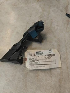 11-14 DODGE AVENGER CHRYSLER 200 FRONT BUMPER BRACKET RIGHT SIDE OEM NEW MOPAR - Foto 1 di 6