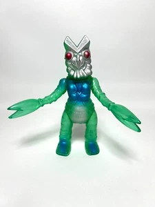Bullmark 1999 Alien Baltan Clear Green 8" Sofubi Vinyl Figure Ultraman Kaiju - Picture 1 of 13