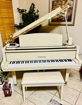 Yamaha GH1 Baby Grand Piano - Remarkable Condition!!! **BUYER ARRANGES SHIPPING* - Image 1 of 4