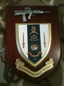 42 placa de pared militar Commando Royal Marines + peltre SA80 - Imagen 1 de 1