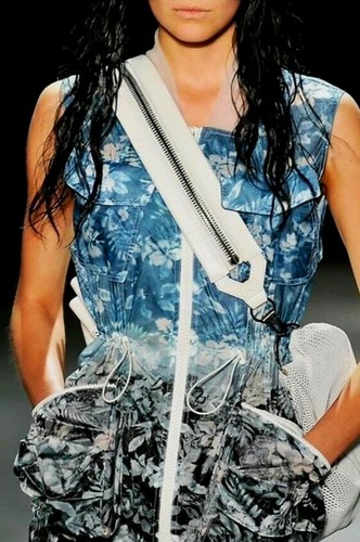 Abito da passerella senza maniche stampa floreale Alexander Wang taglia P