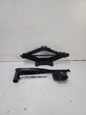 Conjunto de kit de gato de neumático de repuesto Dodge Charger 2011-2023 Foto 1 de 4