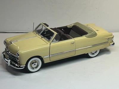 Ford convertible personalizado Miami 1949 Danbury como nuevo crema fundido a presión 1:18 Foto 1 de 4
