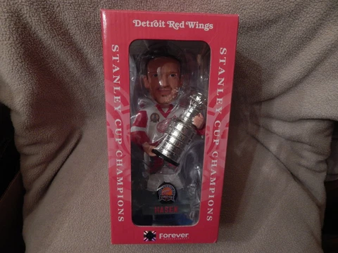 Dominik Hasek Detroit Red Wings Stanley Cup Champions Bobblehead - Unopened Box Cover