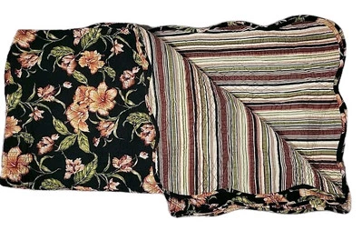 Edredón tamaño completo/queen con patrón reversible (floral o rayas) Foto 1 de 3