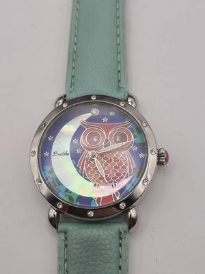With Love, Bertha Tono Plateado Cuadrante MOP Búho Reloj Damas Batería Nueva Funciona Foto 1 de 4
