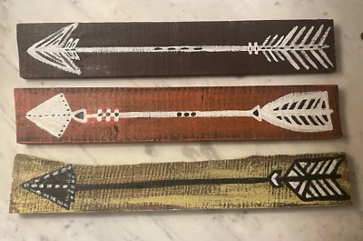 Lot of 3 Hand Carved Wooden Painted Arrow Signs Rustic Primitive 19.5 in x 4 in. - Image 1 of 4