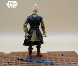 STAR WARS FIGURE 2002 SAGA COLLECTION KI-ADI MUNDI (JEDI MASTER) - Picture 1 of 1