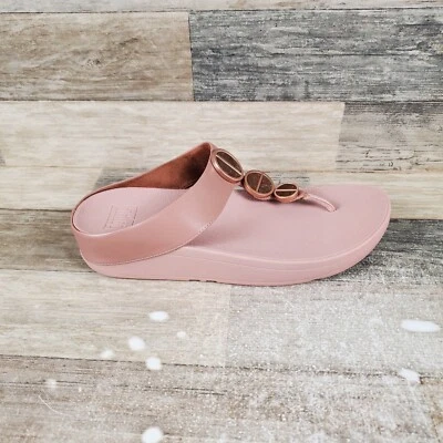 Sandalias FitFlop Halo para mujer con puntera talla 10 ribete metálico beige sin cordones Foto 1 de 4