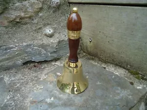 BRASS HAND BELL WOODEN HANDLE - RECEPTION DESK - PORTER -BRASS PUB LAST ORDER - Picture 1 of 6