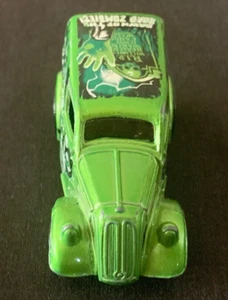 1999 Hot Wheels Auto grün "Dawn of the Road Zombies" und ein Friedhof auf Dach  - Bild 1 von 6