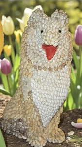 handcrafted bow wow, built entirely from real seashells - Picture 1 of 1