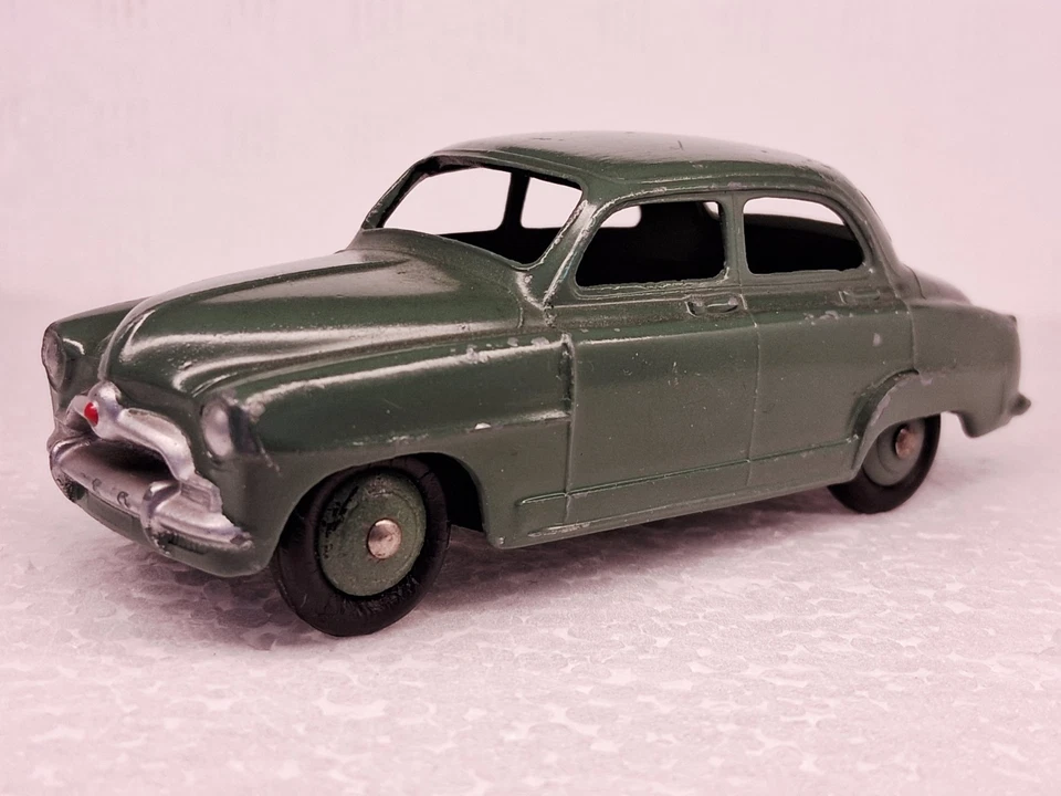 Dinkytoys Simca 9 Aronde Réf: 24 U - Photo 1/4