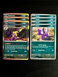 Pokemon - Toxel/Toxtricity playset - 067,068/094 - NM Raw - Pack of 8 cards - Foto 1 di 1