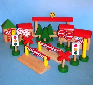 Hornby Adventure Railway Wooden Train Set, Various Scenery BRAND NEW - Picture 1 of 3