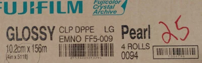 Nuevo papel fotográfico FujiFilm Fujicolor Crystal Archive 10,2 cm X156 m 4" X511' Pearl FUJI Foto 1 de 4