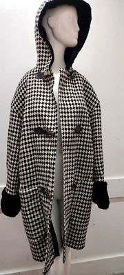 Stunning Fur Hooded Coat Houndstooth Opulence Ashley Scott Faux Fur 80s Chic M/L - Image 1 of 4