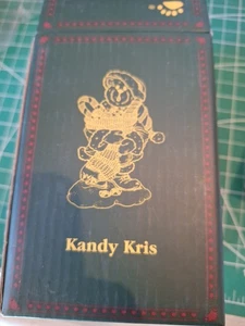 Boyds Bears And Friends Kandy Kris Sweet Stuffins 228440 como nuevo en caja - Imagen 1 de 6
