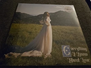 LAUFEY - EVERYTHING I KNOW ABOUT LOVE NEW Sealed Vinyl - Imagen 1 de 3