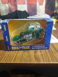 Toy Indian Motorcycle Green 31026 Scale 1:18 - New Road & Track - Picture 1 of 6