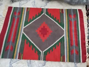 Vintage Mexikaner (?) Teppich/Wandbehang 20 Zoll x 31 Zoll plus 2 Zoll Fransen LITE Gewicht - Bild 1 von 3