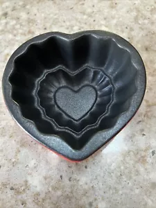 Maxwell & Williams Small Heart Shaped Baking Dish Spodumene Stoneware Red - Picture 1 of 5