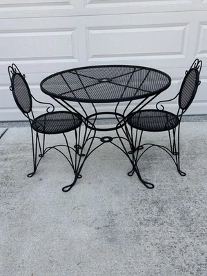 Juego de mesa y silla de hierro forjado estilo Woodard moderno de mediados de siglo vintage Foto 1 de 4