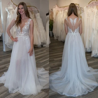 Sexy Vestidos de Boda Cuello en V Profundo Encaje Tul Barrido Tren Playa Vestidos de Novia Foto 1 de 4
