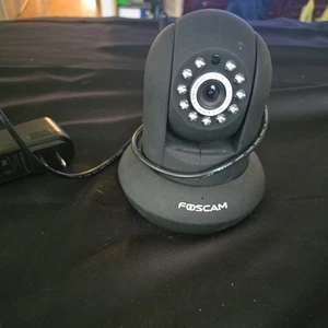 Foscam FI9821W HD 1280x720p Wireless Pan/Tilt IP Camera Black WORKS - Picture 1 of 1