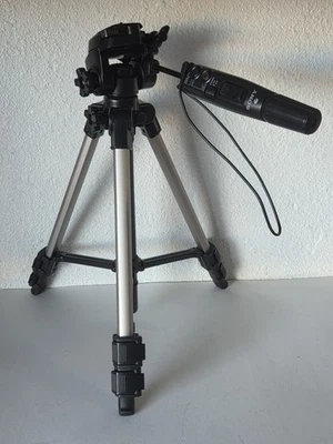Sony VCT-D580RM Tripod with Remote Control - Image 1 of 4