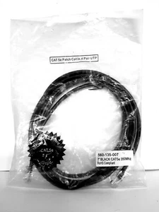 Cable de conexión 7 pies negro CAT5e dorado 350 MHz 4 pares UTP 560-135-007 compatible con RoHS - Imagen 1 de 3